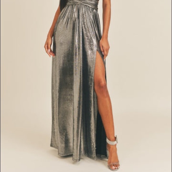 GORGEOUS GODDESS GOWN❣️ - Picture 2 of 6